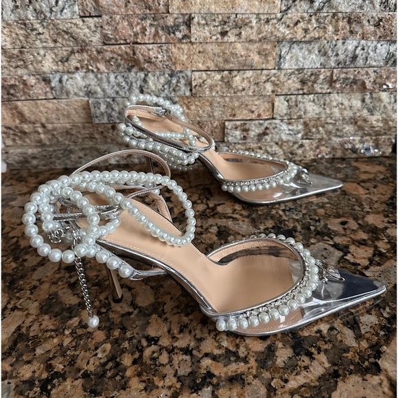 MACH & MACH Diamond of Elizabeth Imitation Pearl Pointed Toe Pumps - Picture 4 of 10